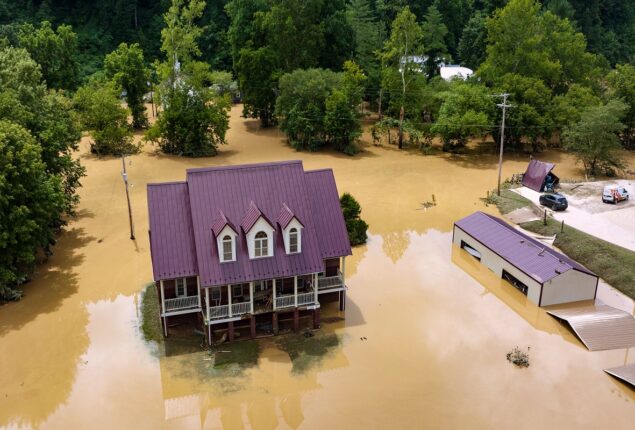Four children included in 25 dead of Kentucky flood
