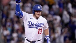 Dodgers: Will Smith, Max Muncy drive past padres again, 8-3