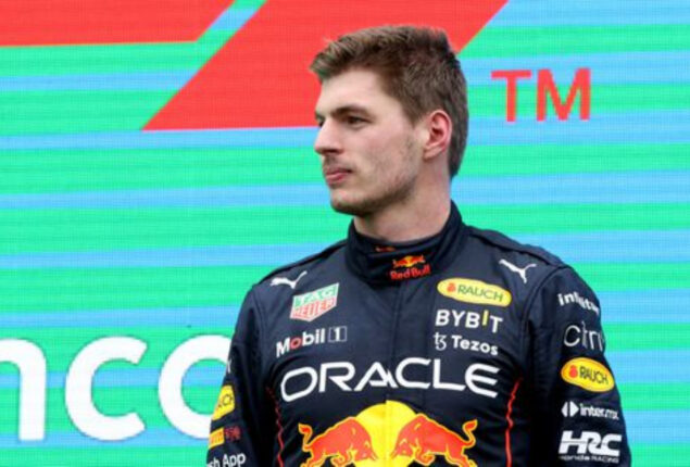 Max Verstappen slams fans for consuming Hamilton stock