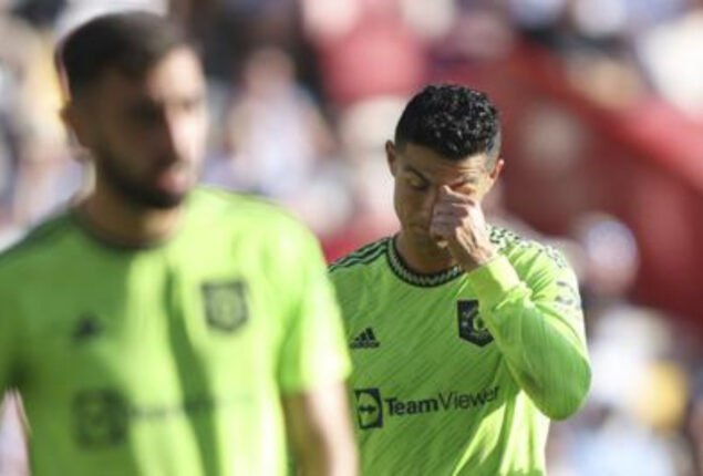 Manchester United experience 4-0 defeat at Brentford