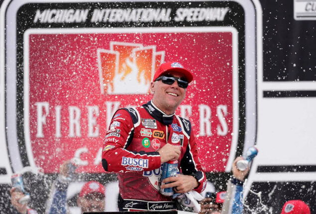 Kevin Harvick ends 65-Race drought with sixth win at Michigan