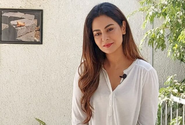 Amar Khan flawlessly imitates the K3G scene