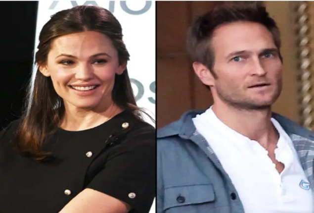 Jennifer Garner and her boyfriend John Miller dress casually for a workout