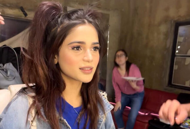 Aima Baig is asked by journalist, You don’t speak Urdu: video viral