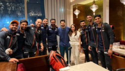 Varun Dhawan meets Indian cricket team at Mumbai airport