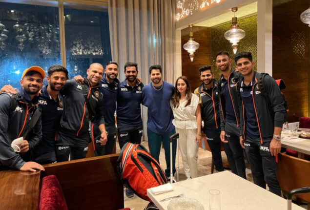 Varun Dhawan meets Indian cricket team at Mumbai airport