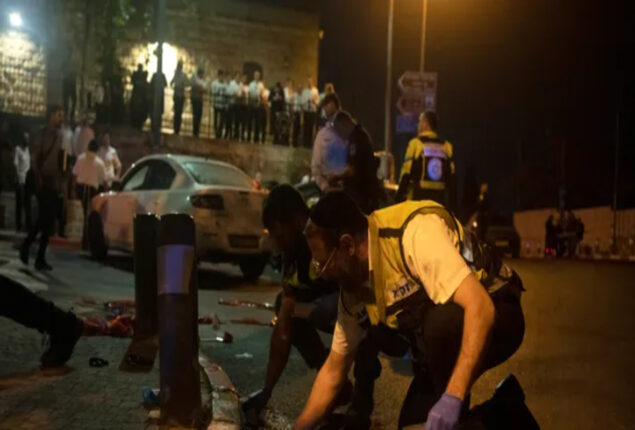 8 wounded in Jerusalem by suspected Palestinian gunman