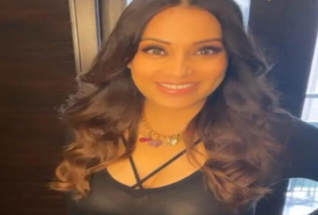 Video: Bipasha Basu announces, “I’ve got a baby in my belly”