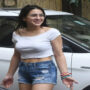 Sara Ali Khan, Jhanvi looks stunning in casual wear outside gym