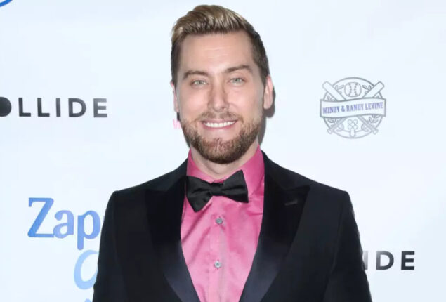 Lance Bass out as gay