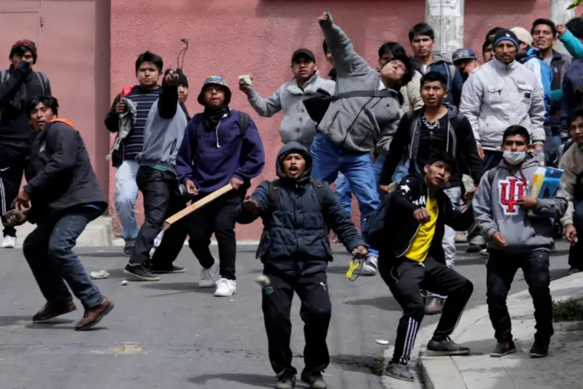 Clashes erupt in Bolivia