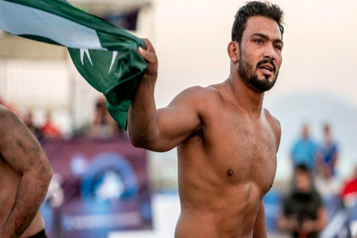 Inam Butt wins silver for Pakistan.