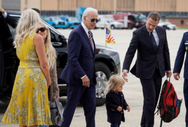 Joe Biden arrives for a weeklong family vacation on island in South Carolina