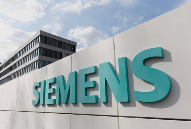 Siemens posts loss as energy spin-off struggles