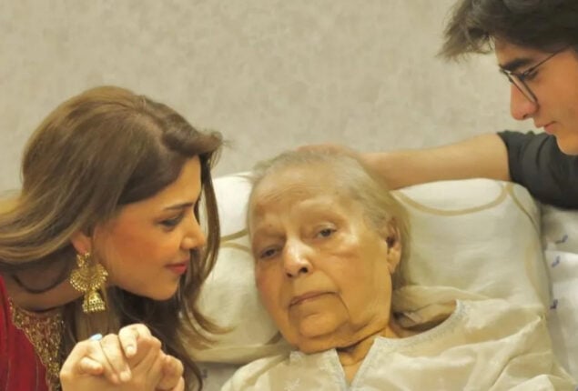 Hadiqa Kiani touches fans’ hearts and shows them a video of her from the hospital