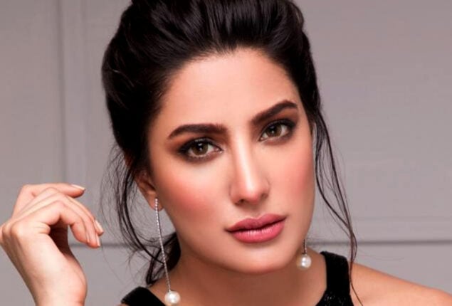 Mehwish Hayat dazzles internet users with her stylish look