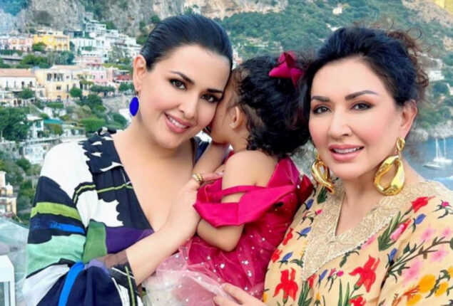 Malika e Tarannum Noor Jehan’s daughter Hina Durrani celebrates her birthday in Italy