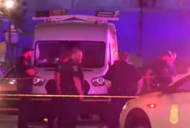  Indianapolis: Three Dutch commandos on leave were shot outside a hotel