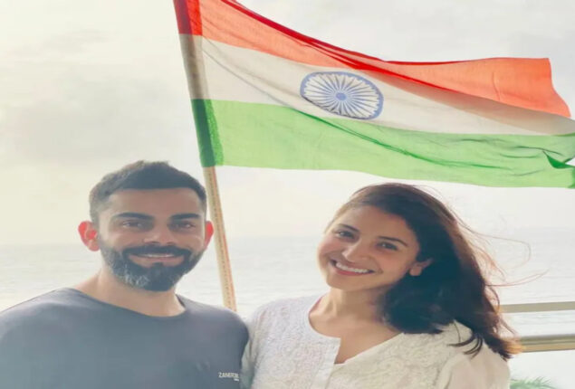 Virat Kohli, Anushka Sharma extends Independence day wishes