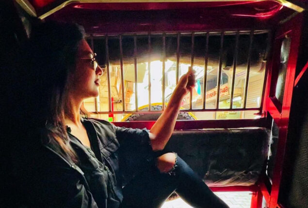 Divyanka Tripathi on shooting in old Delhi, see photos