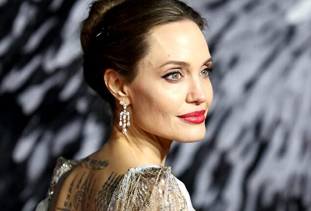 Angelina Jolie dresses in Lara Croft-inspired tank top amid fight with Brad Pitt