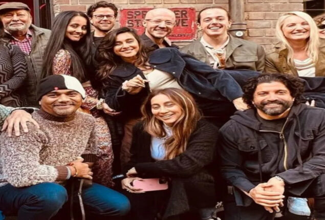 Shibani Dandekar celebrates her birthday with Farhan Akhtar