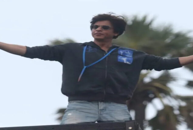 Shah Rukh Khan: Paying attention to director Rajkumar Hirani