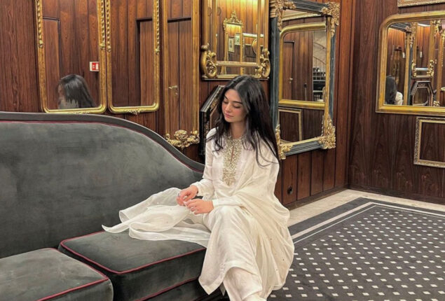 Noor Khan looks fabulous in beautiful eastern wear