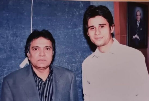 Tabish Hashmi shares throwback picture with great legend Moin Akhtar