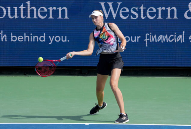 Elena Rybakina beat Mayar Sherif for her second win since Wimbledon