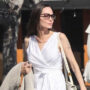 Angelina Jolie flaunts her beauty in super simple white outfit