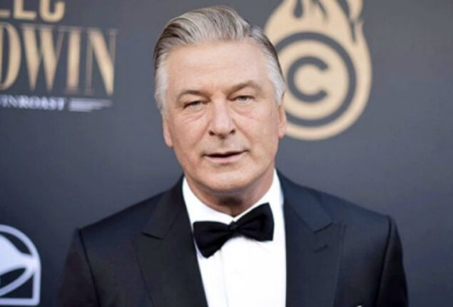 Alec Baldwin to be charged with manslaughter in set shooting