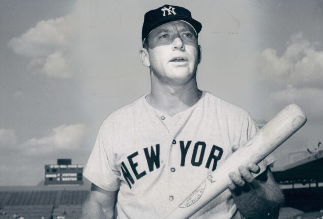 1952-vintage Mickey Mantle Topps Card Breaks Auction Record