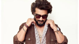 Arjun Kapoor shows off his well toned biceps