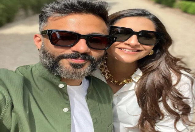 Sonam Kapoor and Anand Ahuja made a unique work of art