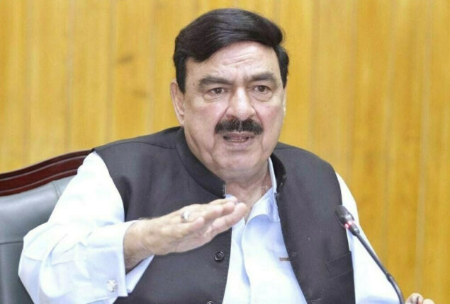 Sheikh Rasheed says responsibilities fallen on judiciary shoulders