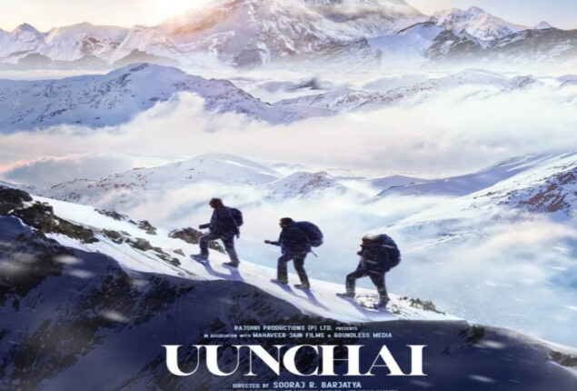 Uunchai: Amitabh Bachchan climbs mountains with co-stars