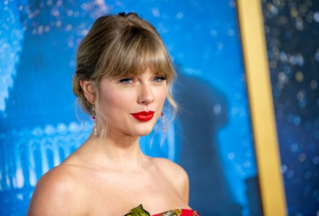 Taylor Swift wished she could be in ‘Twilight: New Moon’: Director Chris Weitz