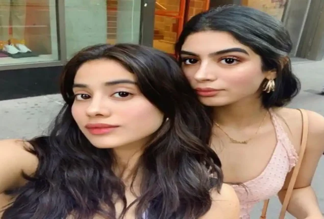Janhvi Kapoor and Khushi Kapoor remember their mother with throwback pictures