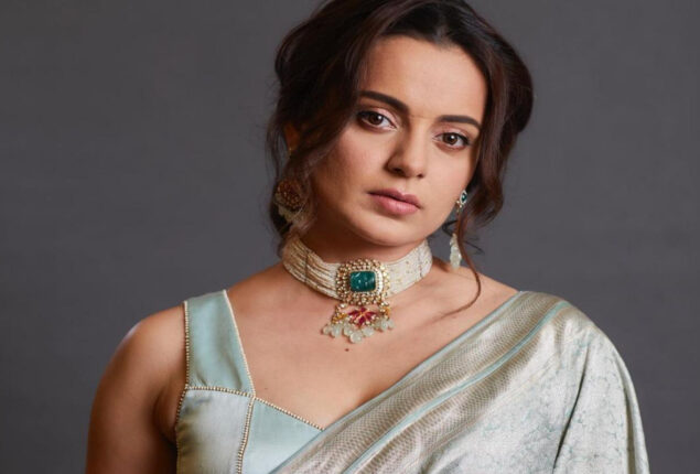 Kangana Ranaut, Anupam Kher laud Indian athletes with medals