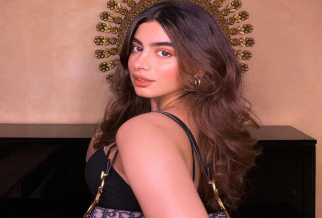 Khushi Kapoor looks stunner in her new pics from Los Angeles