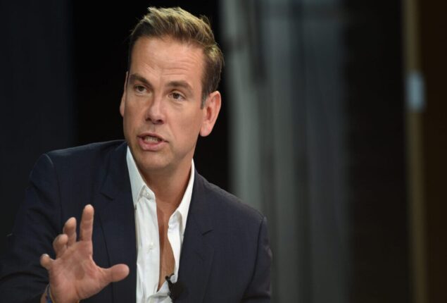 Australian news website demands Lachlan Murdoch to sue it