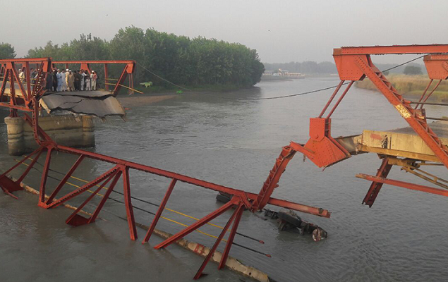 Munda Headworks Bridge sweeps away in Charsadda