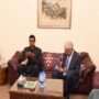 PM visits family of martyr Lt-Gen Sarfaraz Ali