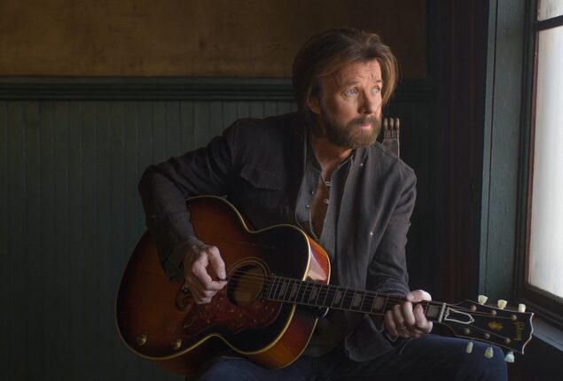 Ronnie Dunn