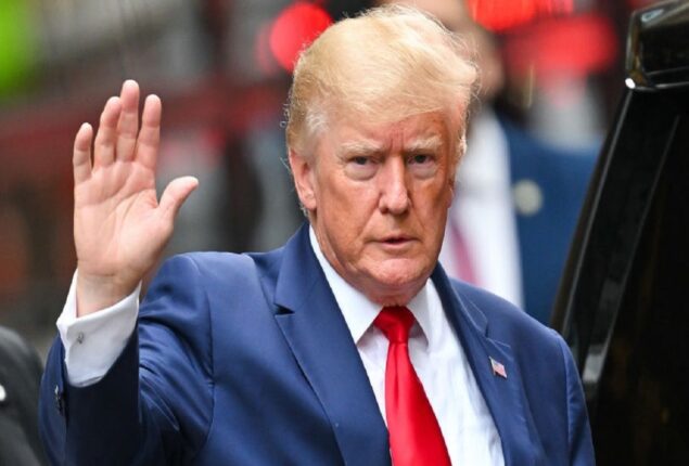 Trump hires a former Florida solicitor general in Mar-a-lago probe