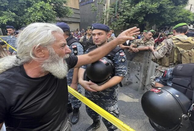 Public support man who held Beirut bank hostage for a ‘reason’