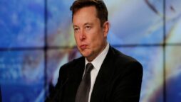 Elon Musk sells $6.9bn of Tesla shares amid Twitter chaos