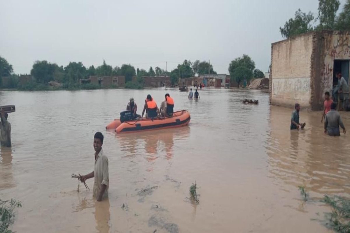 pakistan army flood relief