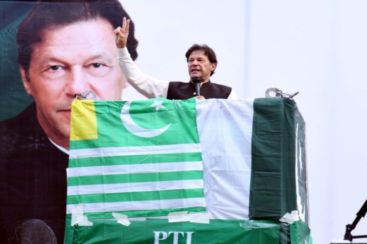 Imran Khan condemns Modi govt for suppressing Kashmiris.